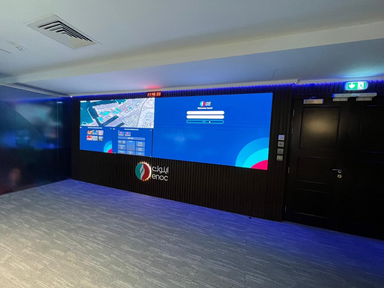 LED экран в ENOC situation center Dubai.