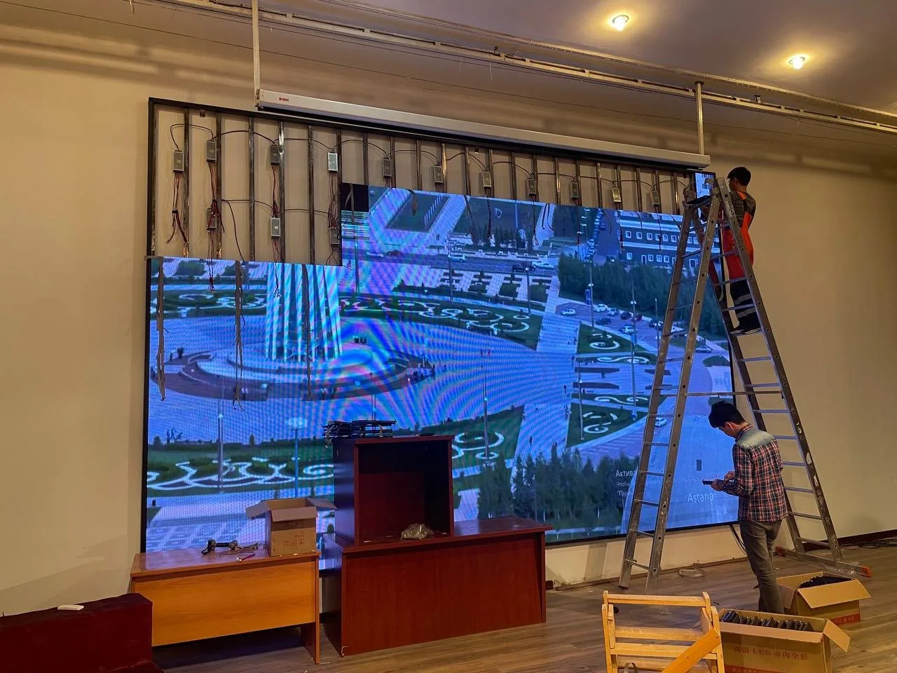 LED экран в Академии логистики и транспорта