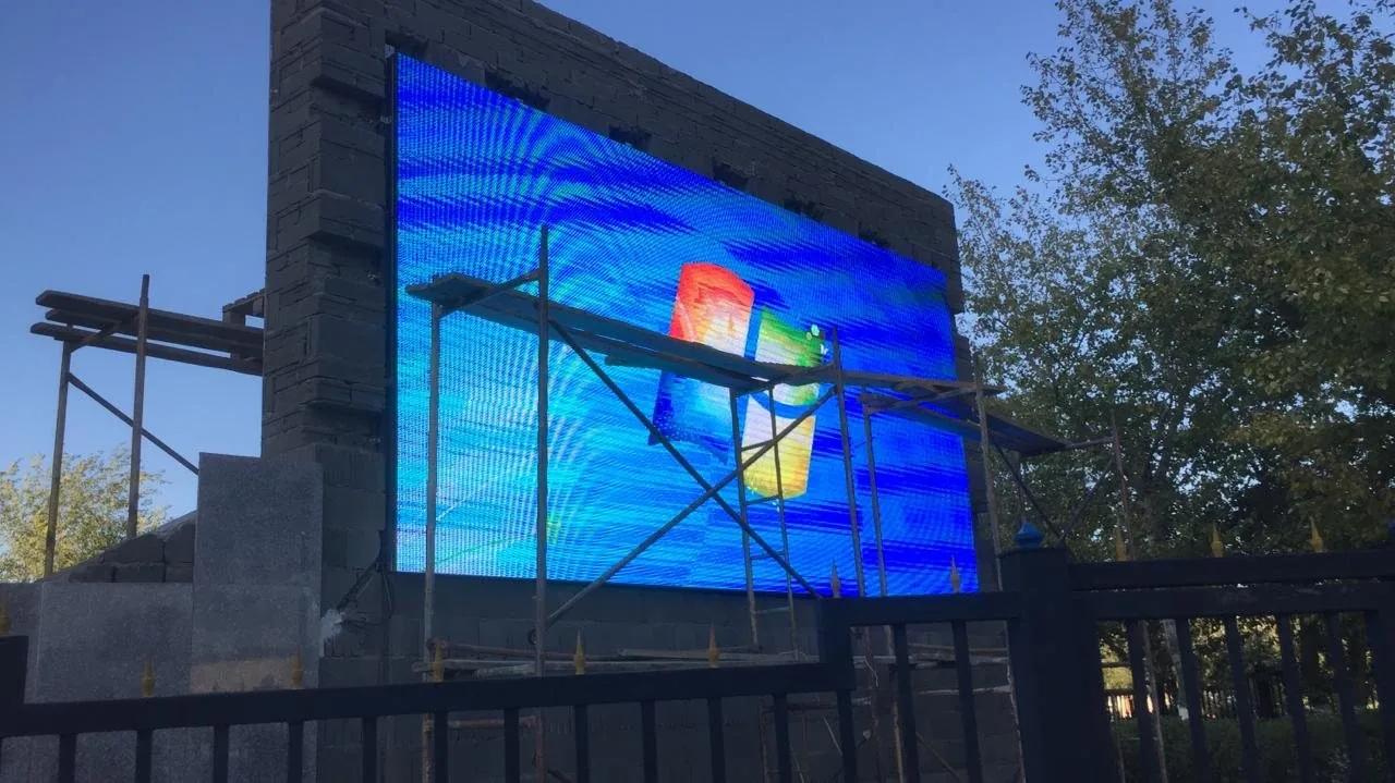 LED экран в университете им. К. Жубанова, Актобе