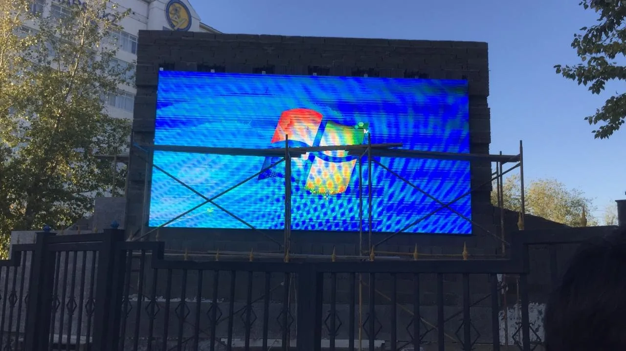 LED экран в университете им. К. Жубанова, Актобе