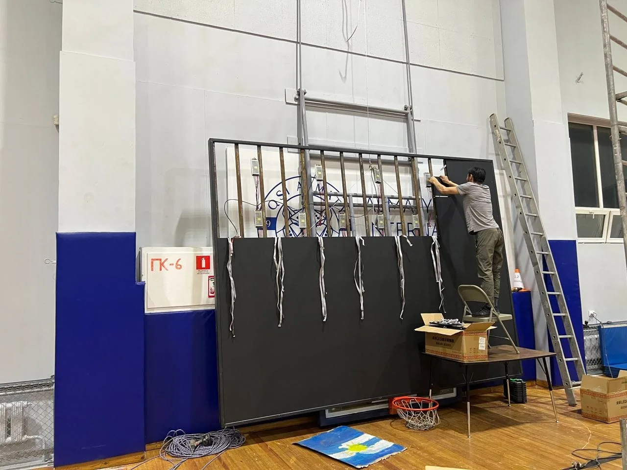 LED экран в Almaty International School