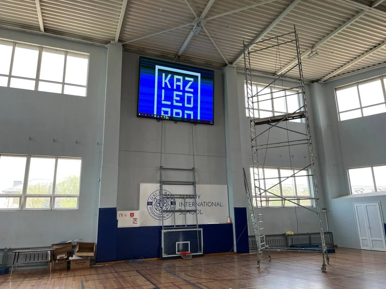 LED экран в Almaty International School