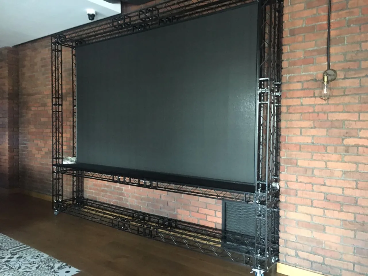 LED экран в банкетном зале «Eleven Hotel & Hall»