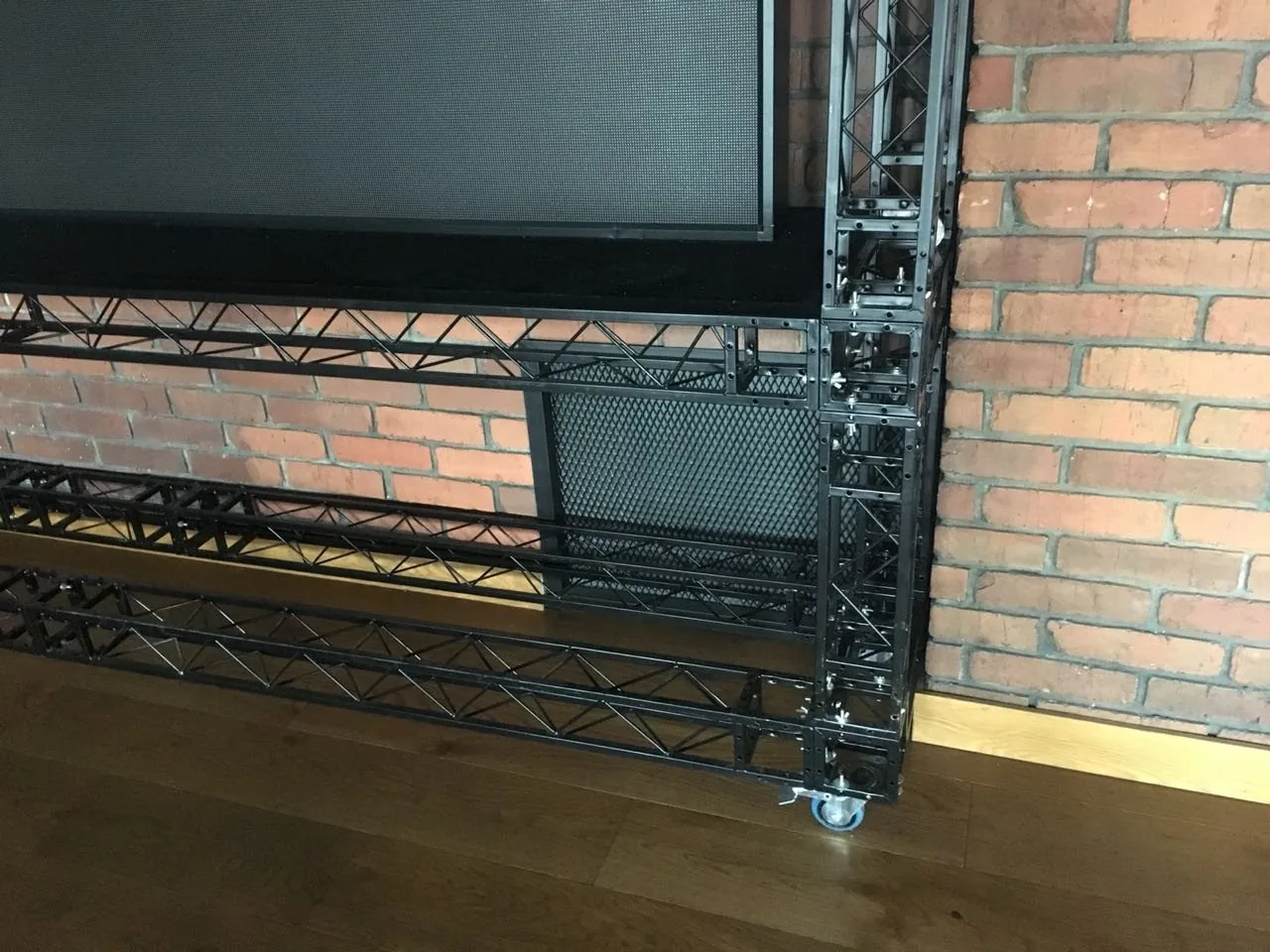 LED экран в банкетном зале «Eleven Hotel & Hall»