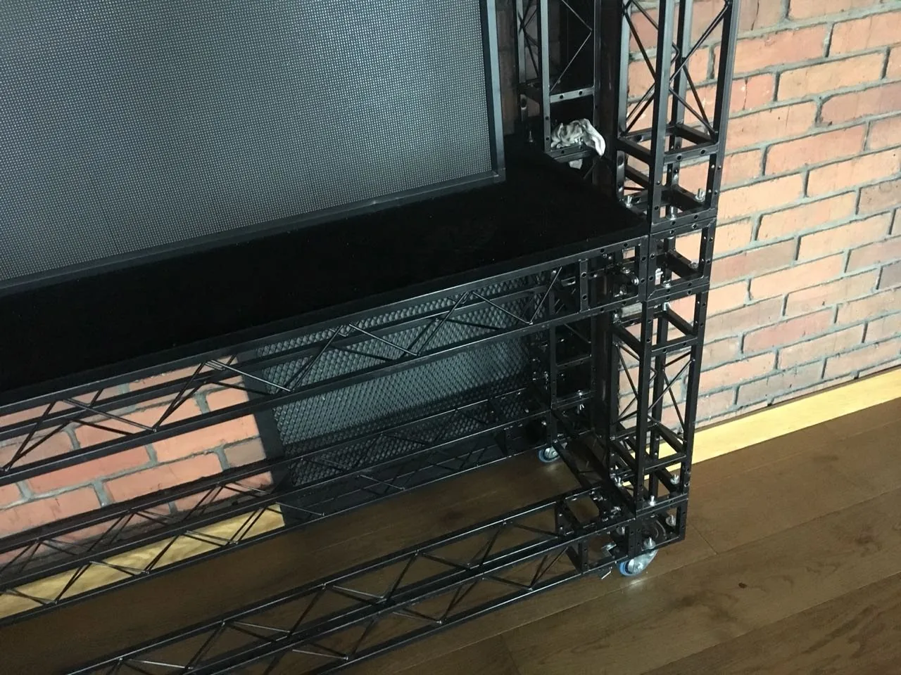 LED экран в банкетном зале «Eleven Hotel & Hall»