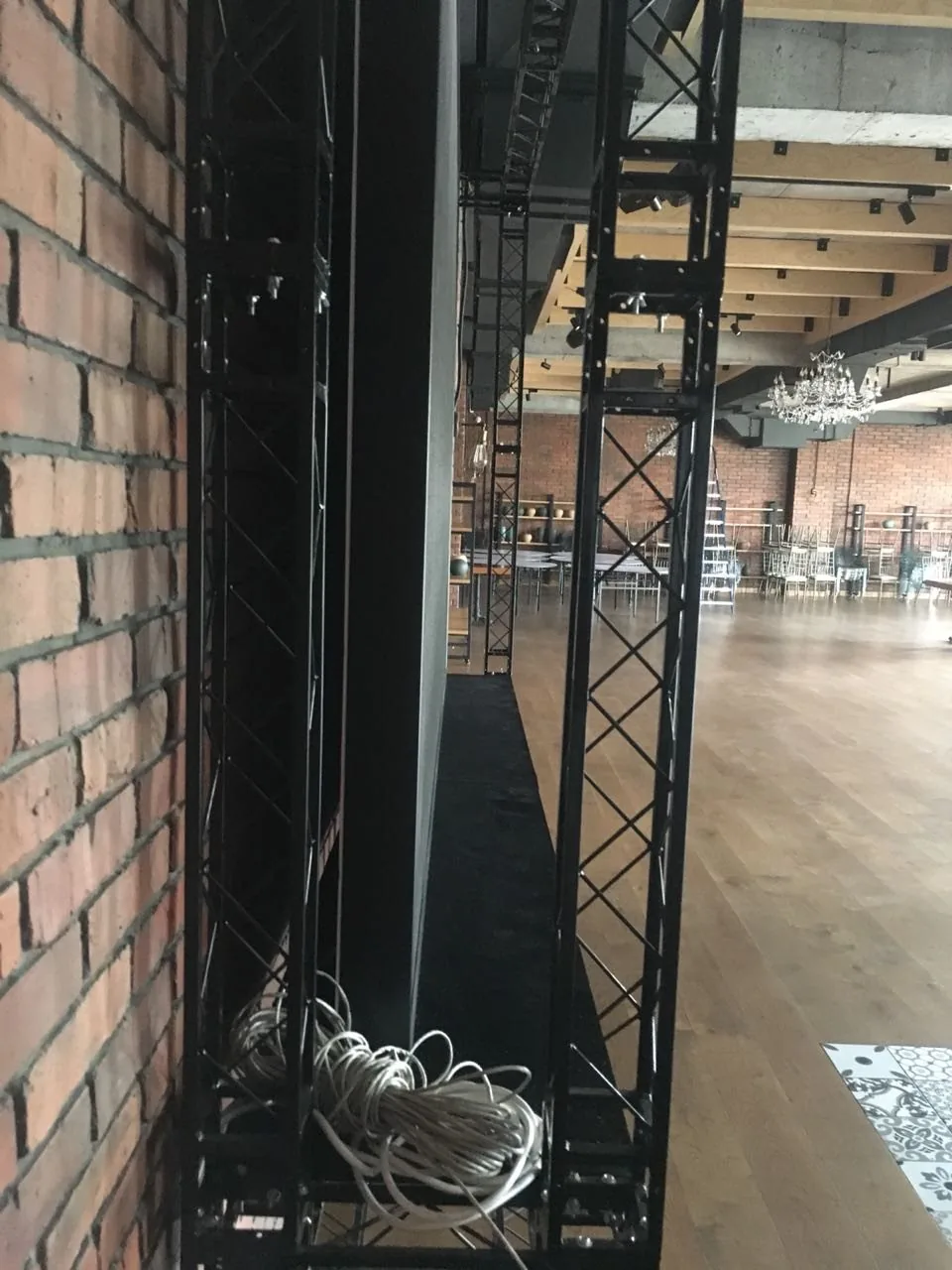 LED экран в банкетном зале «Eleven Hotel & Hall»