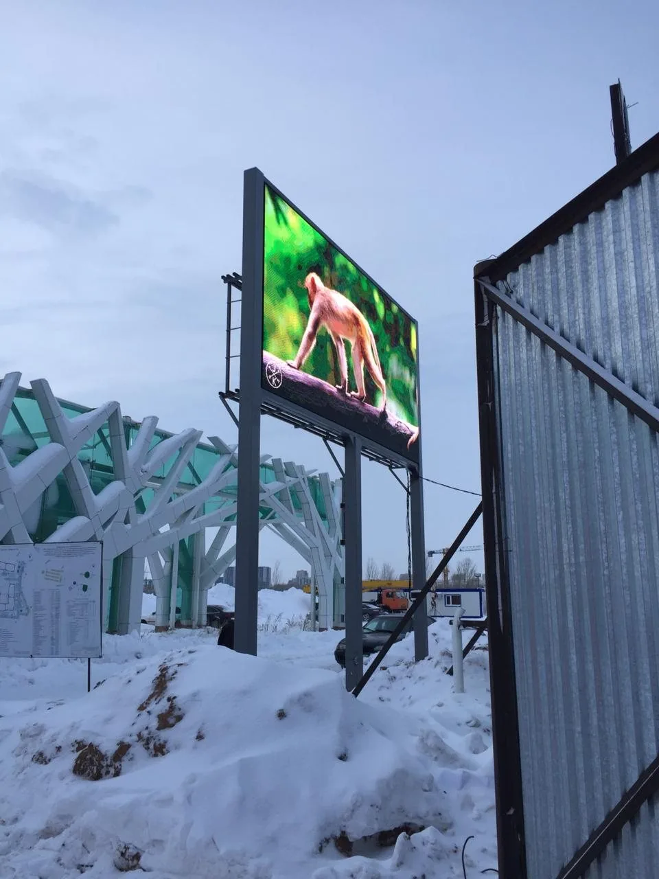 LED экран в Базис Астана