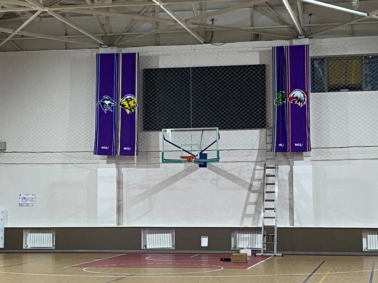 LED экран в частной школе NGS