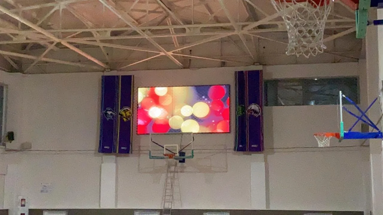 LED экран в частной школе NGS