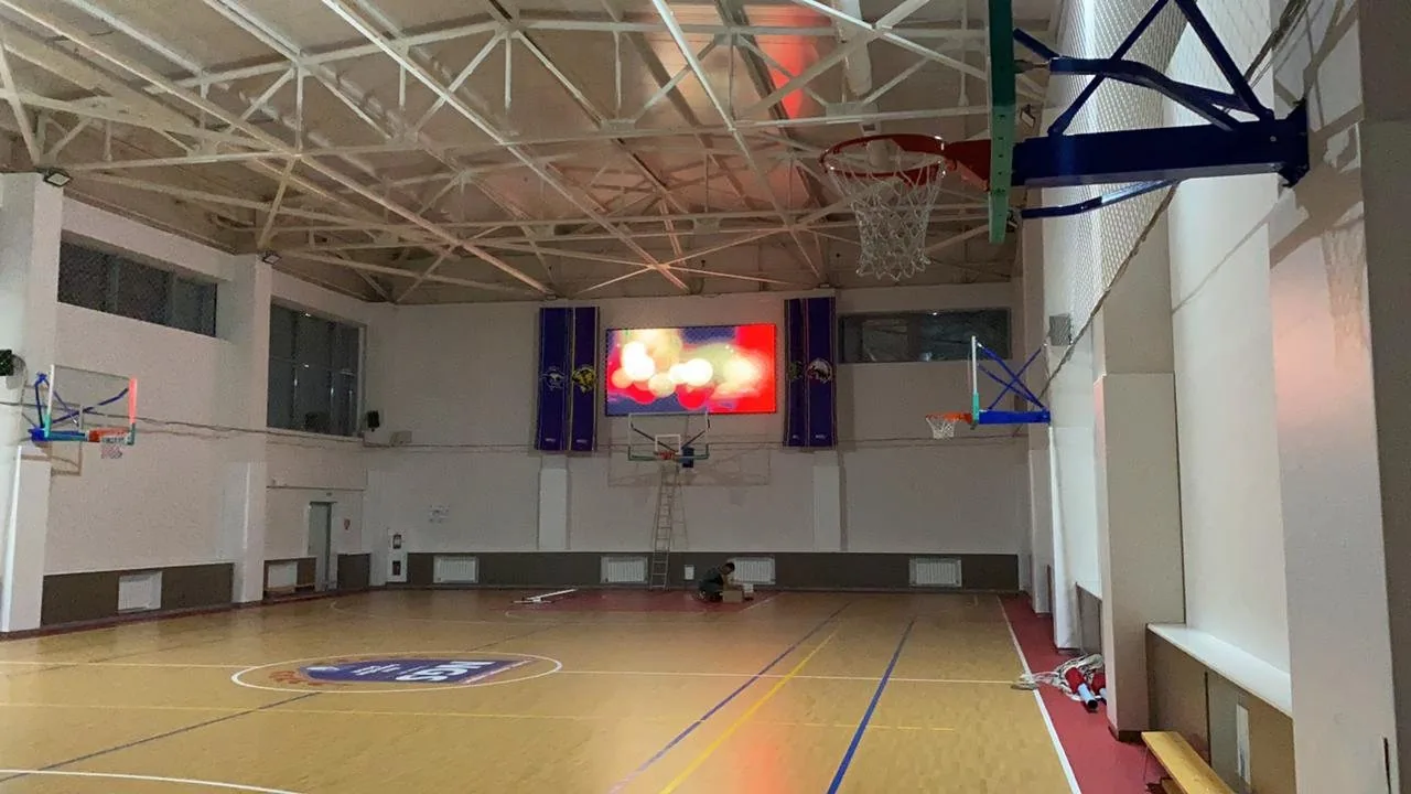 LED экран в частной школе NGS