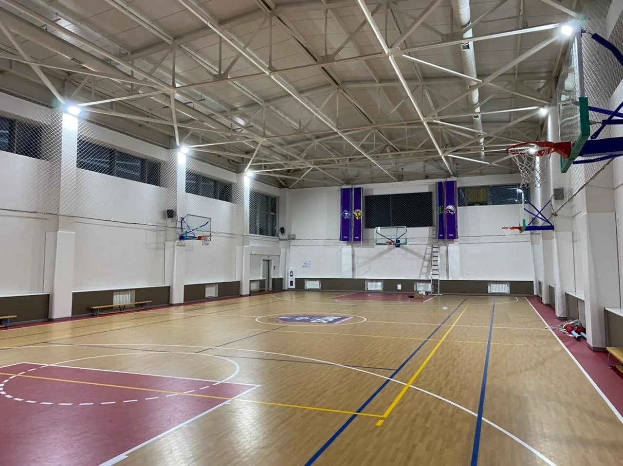 LED экран в частной школе NGS