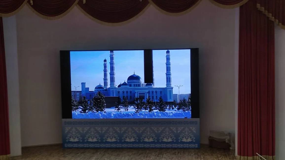 LED экран в ДДЮ Караганда