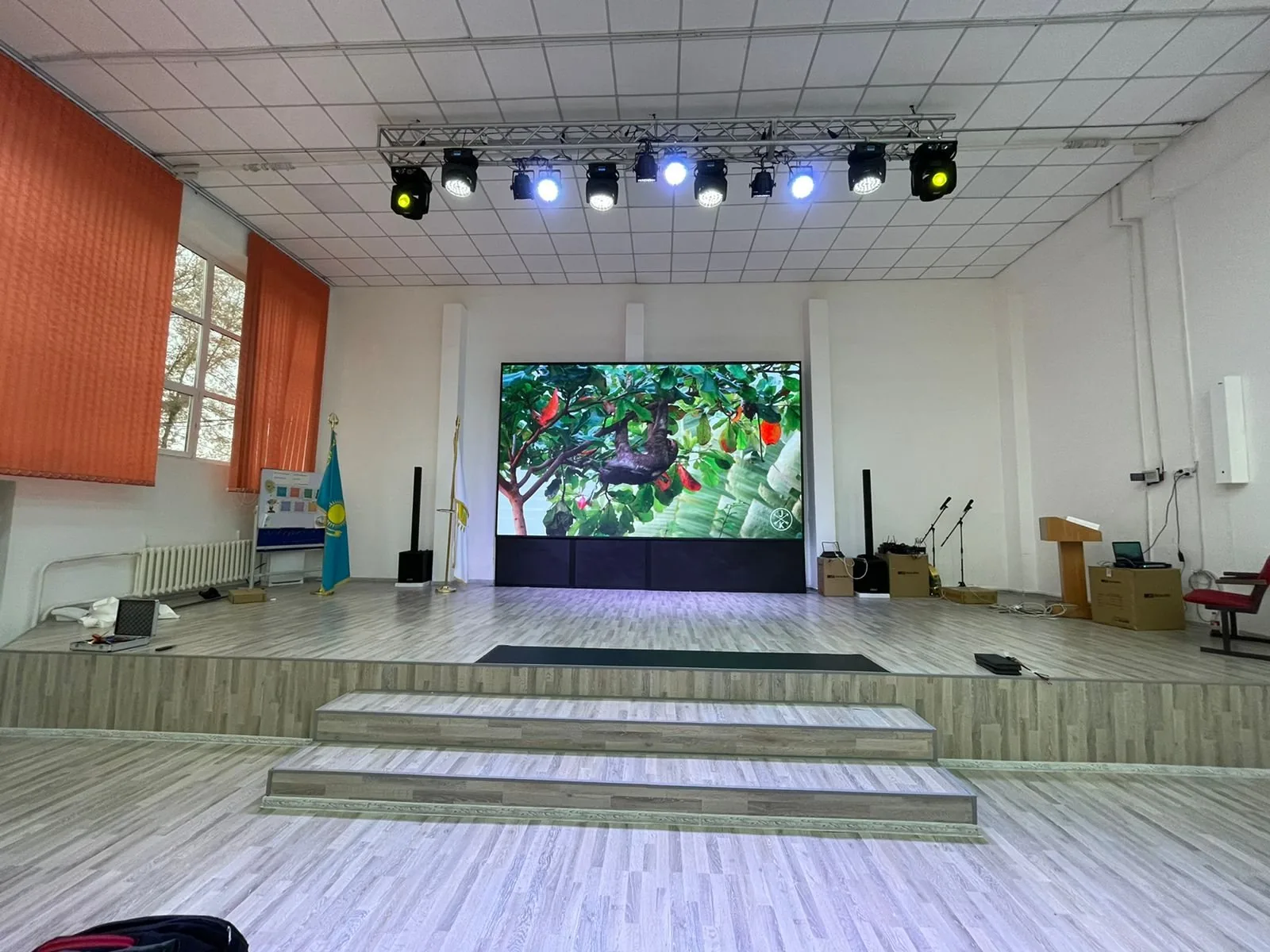 LED экран в гимназии №132