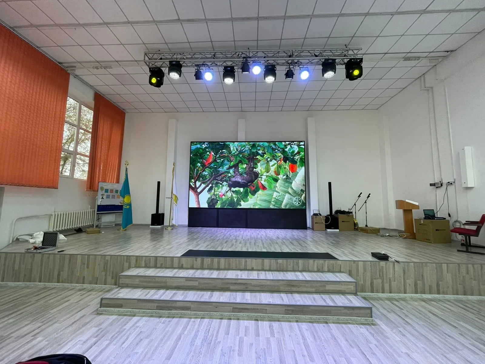 LED экран в гимназии №132