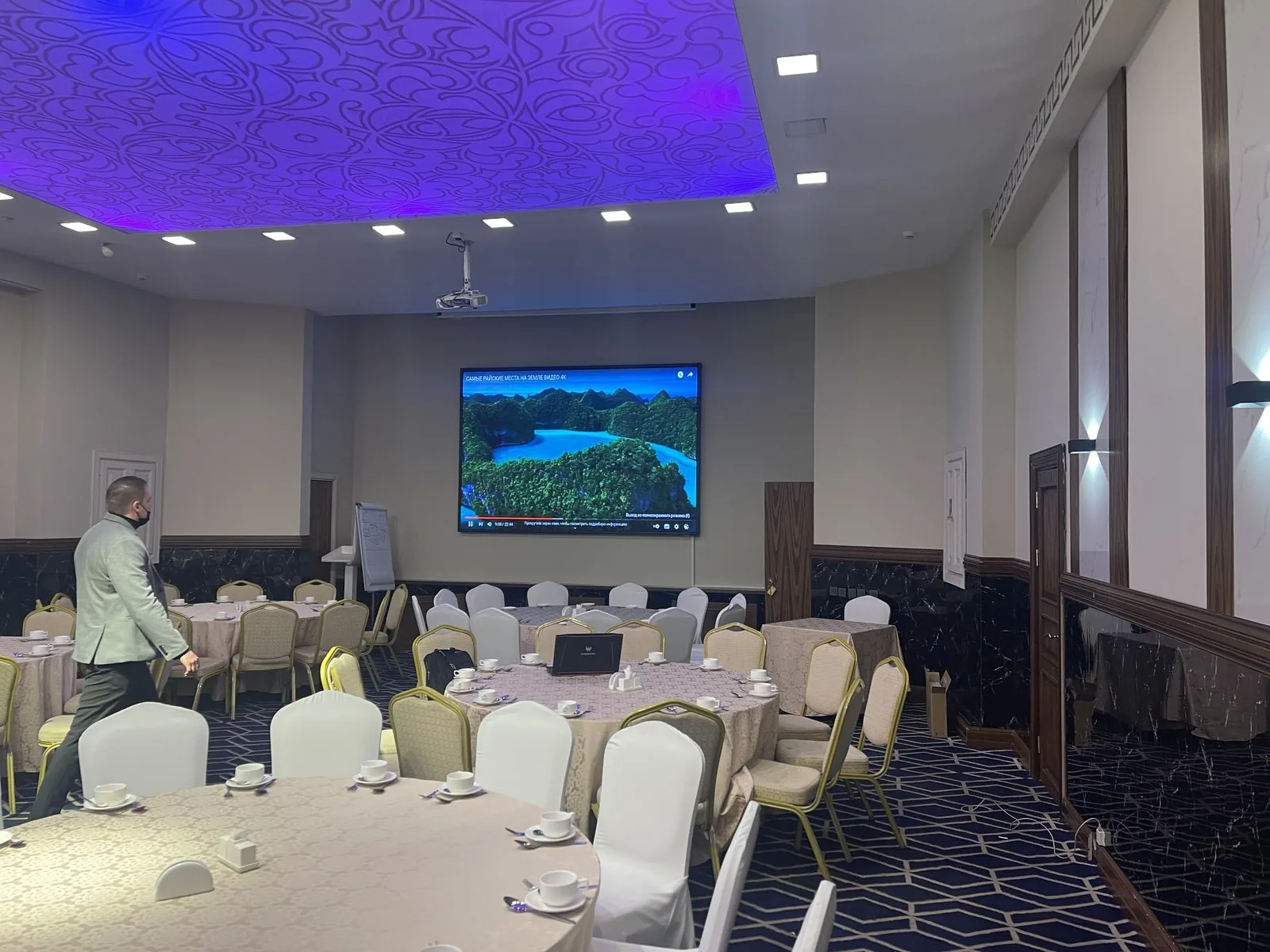 LED экран в гостинице «Казахстан»