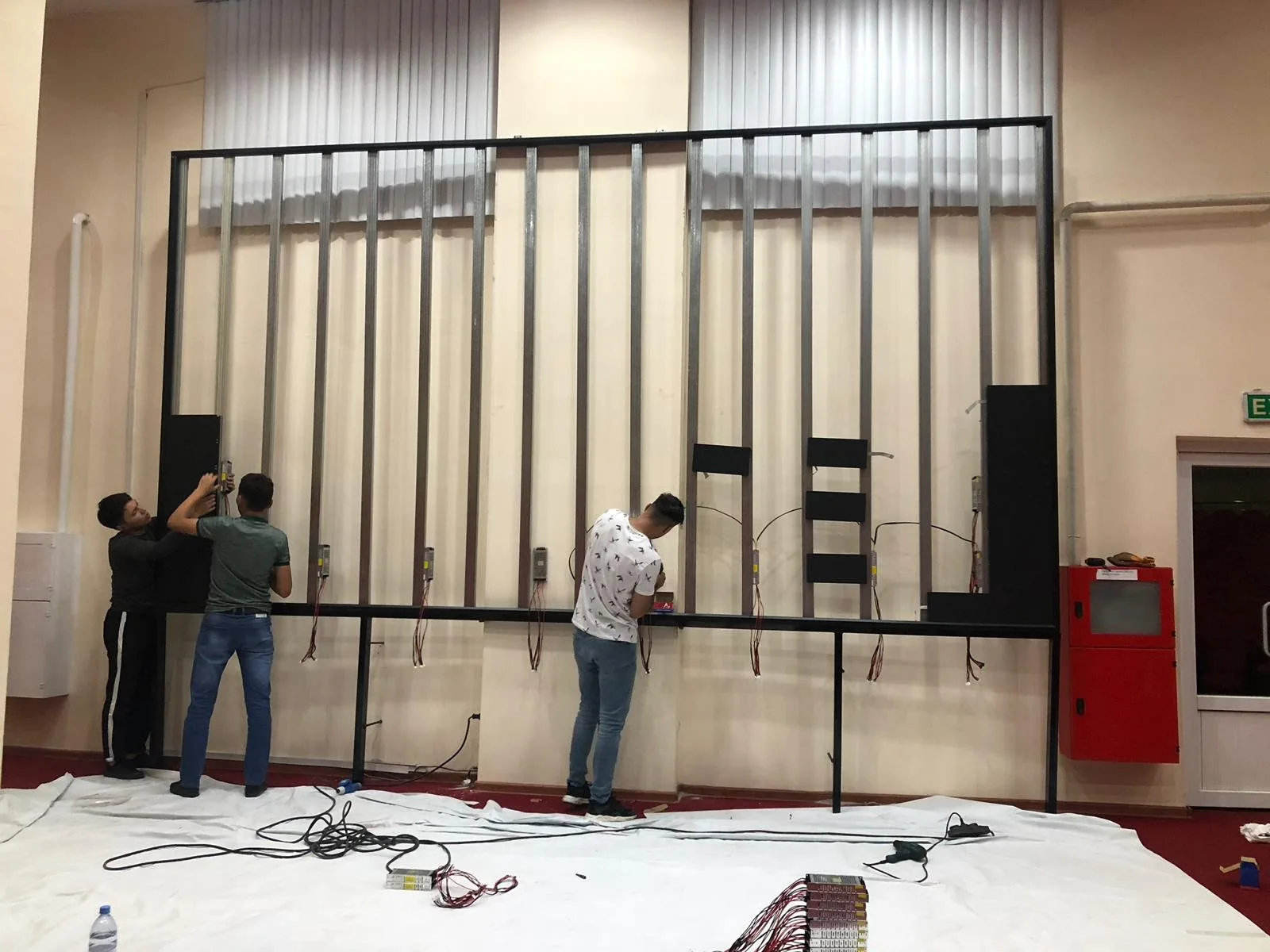 Два LED-экрана для университета Нур-Мубарак