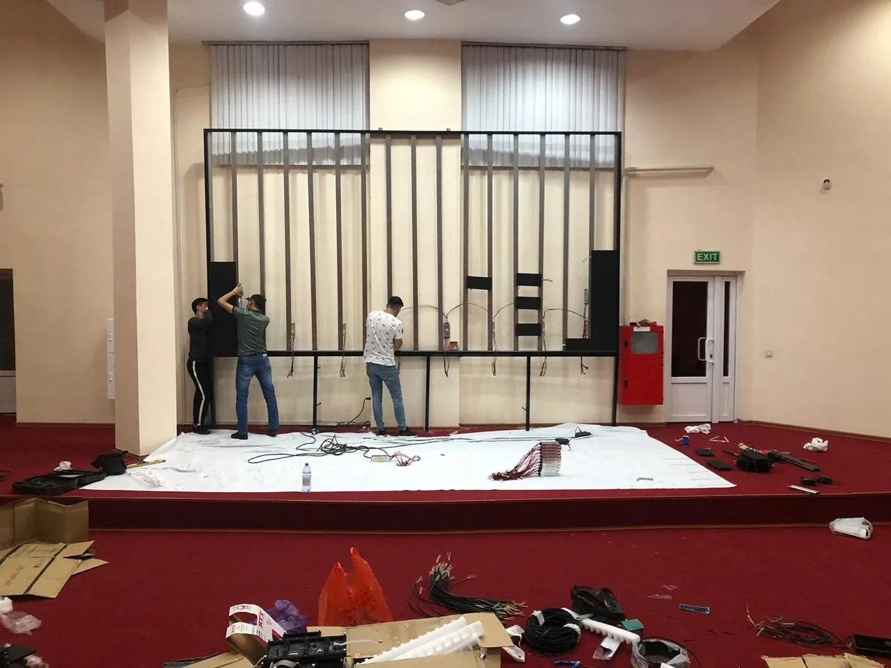 Два LED-экрана для университета Нур-Мубарак
