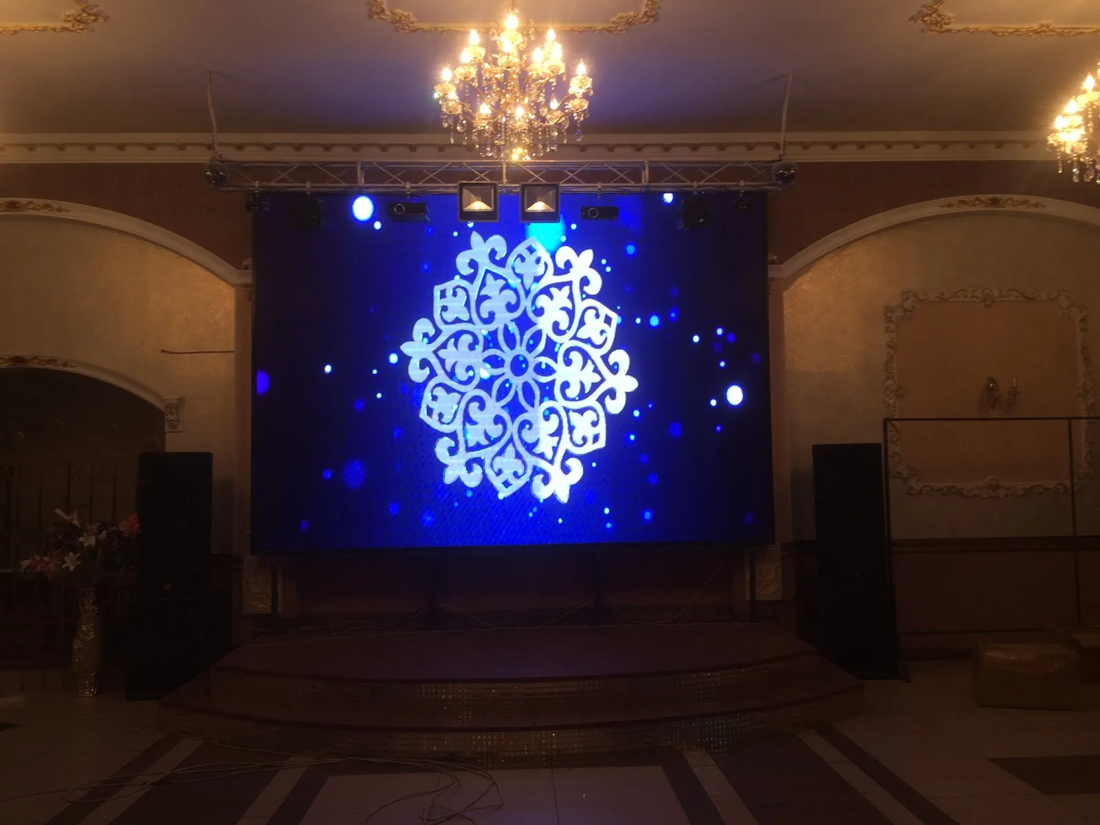 LED экран в ресторане, Семей