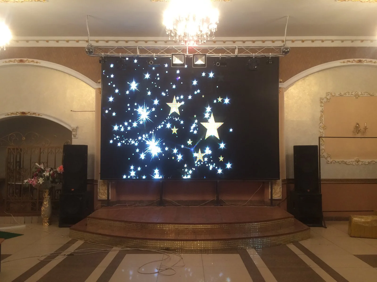 LED экран в ресторане, Семей