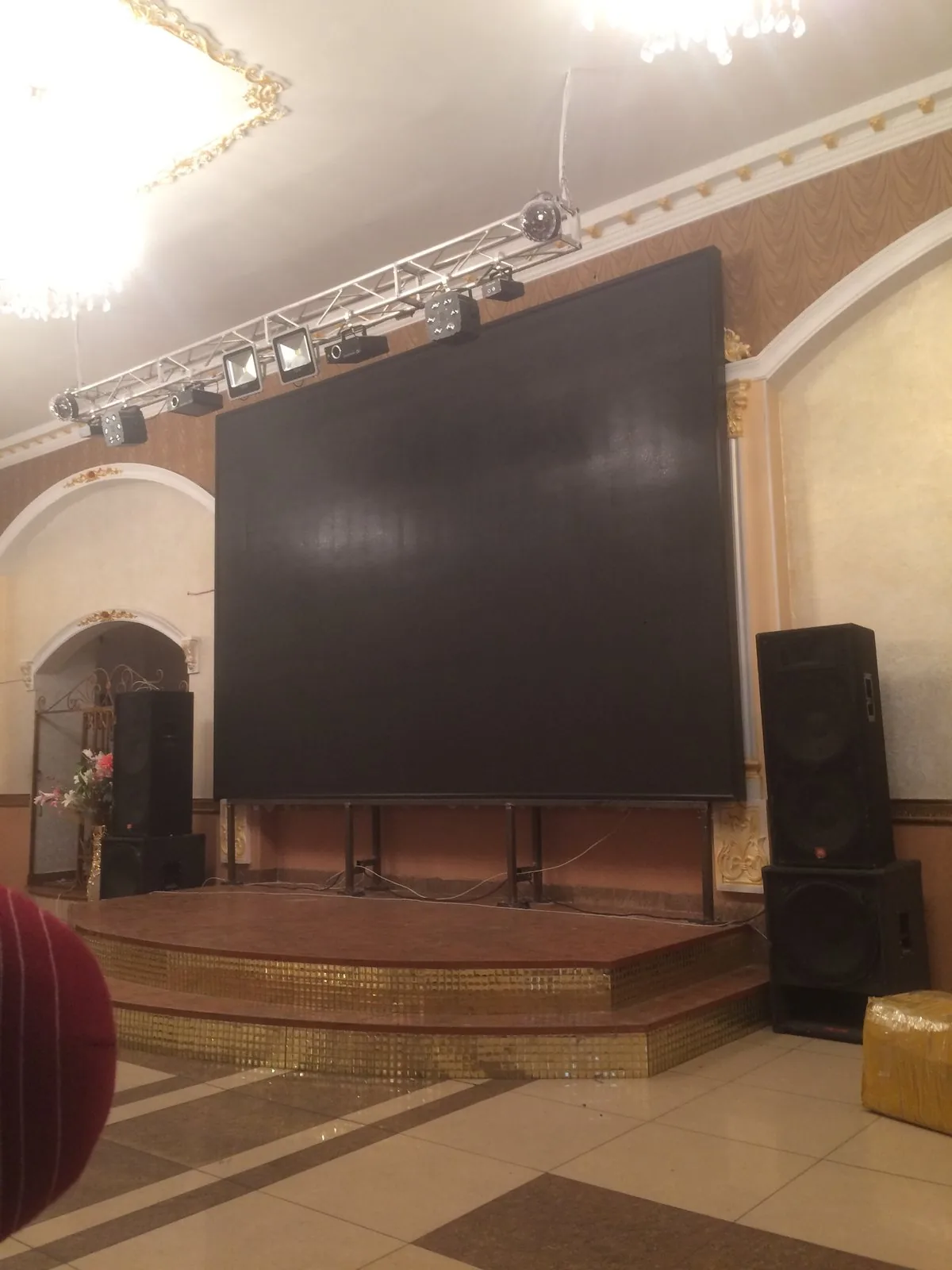LED экран в ресторане, Семей