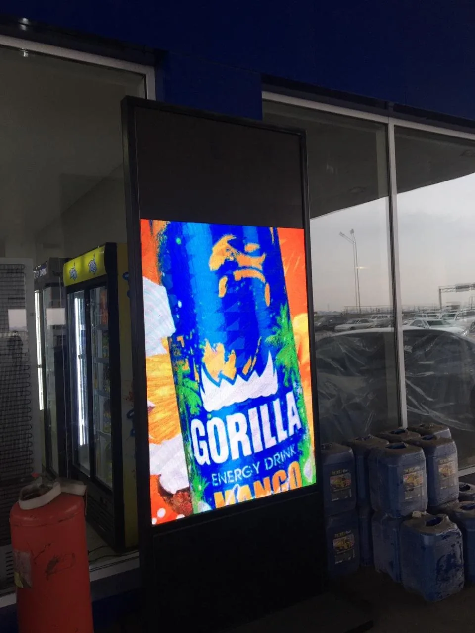 LED экран в Royal Petrol