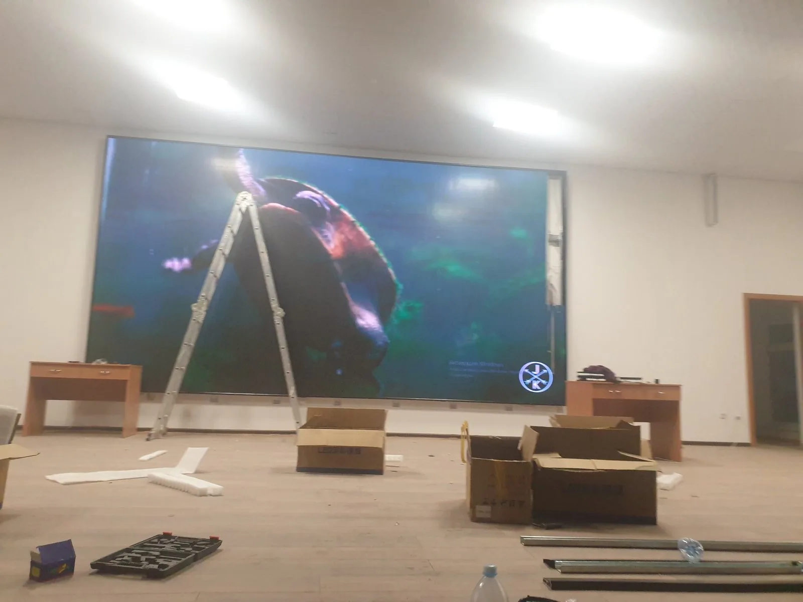 LED экран в школе, Караганда