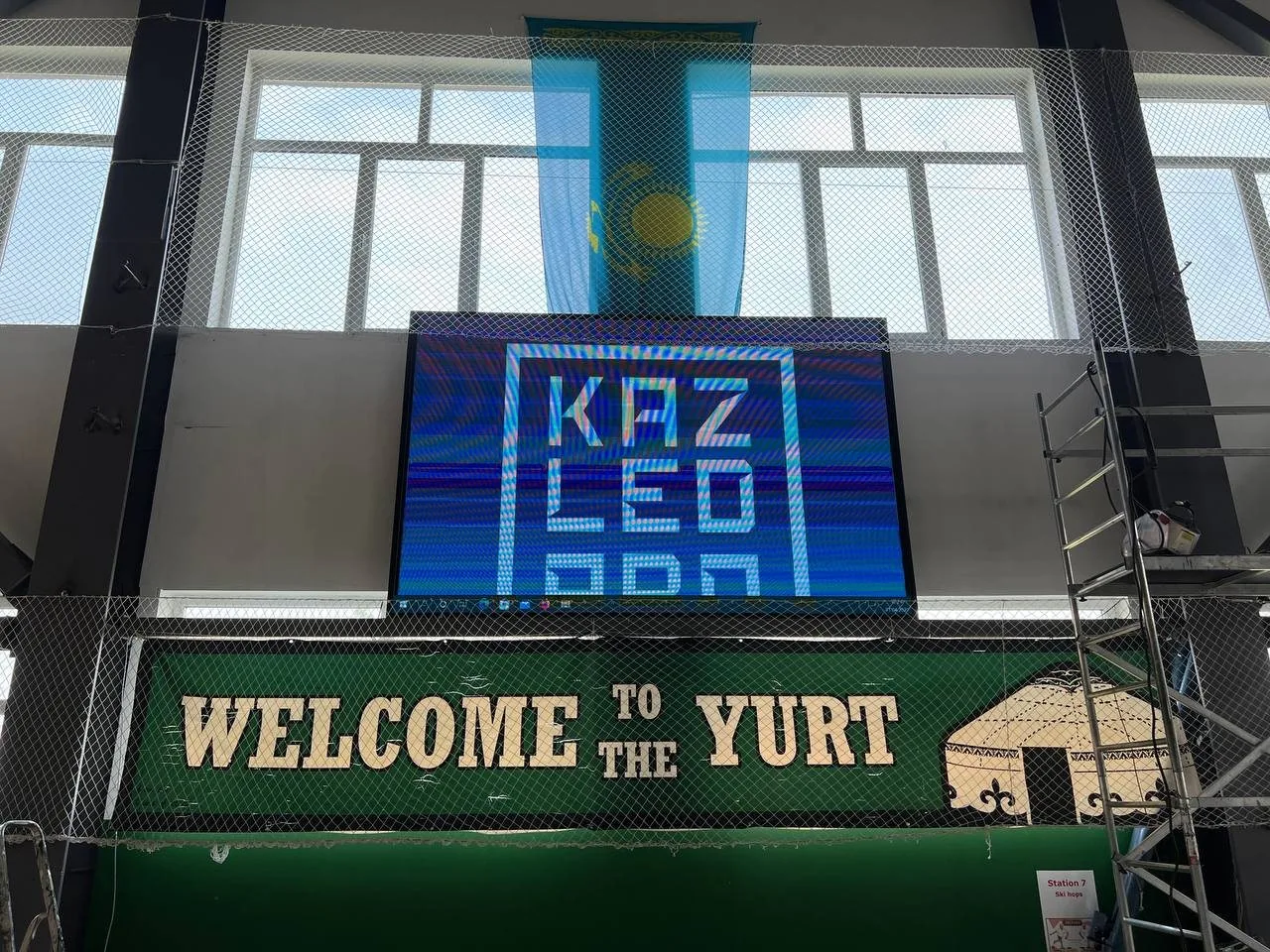 LED экран в Tien Shan International School